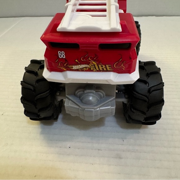 Hot Wheels RC Monster Trucks 5-Alarm 1:24 Scale, Remote-Control Toy - Picture 7 of 10